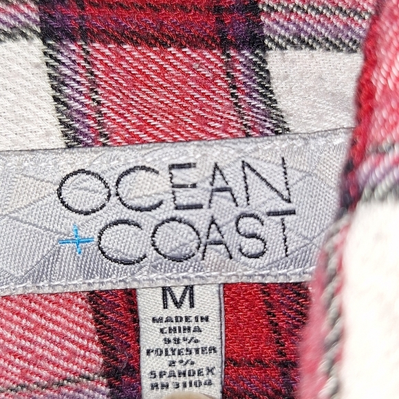 An Ocean Coast micro-flannel long sleeve button-down men's shirt in a medium. - Picture 3 of 7